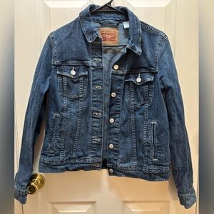 (SOLD) Levi's Women's Blue Denim Jacket
